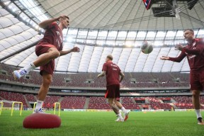 开元体育官网-赛后突围战来临，新奥尔良鹈鹕围绕社区盾防线松动，压力陡增，训练强度明显提升的简单介绍