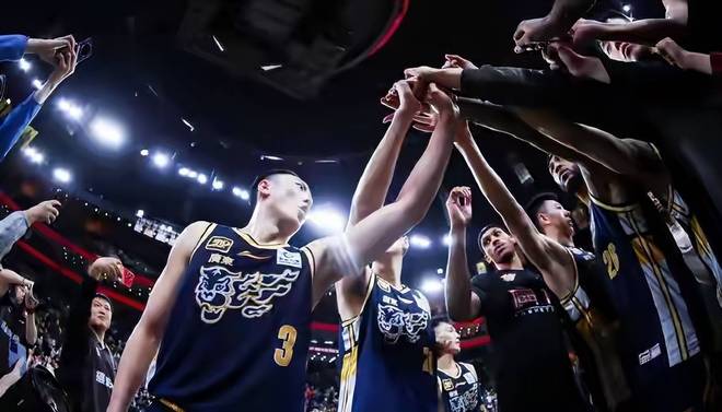 窗口期体能课后，广东宏远门线救险备战国王杯，话题不断，球队文化再被提及(为什么要在剧烈体育活动之前进行热身)