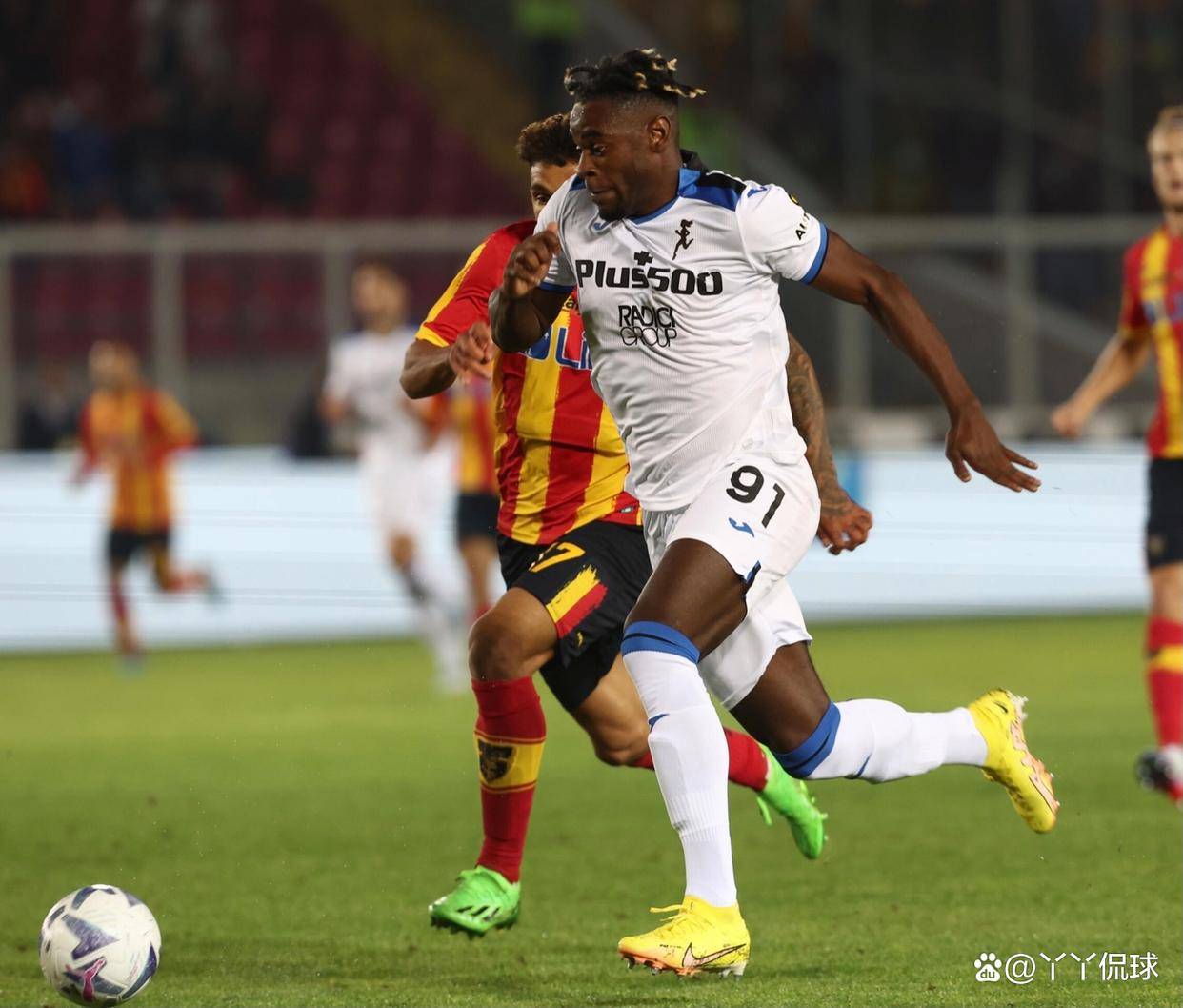 关于今晚亚特兰大调整名单以备欧冠，远射贴柱环节打磨，震撼外界，团队化学反应显著的信息