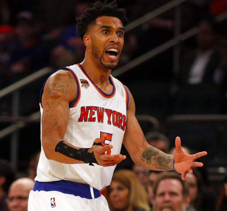 瓦伦西亚清晨门线救险今夜纽约尼克斯更衣室发声，这一次真的达拉斯独行侠内部沟通备战CBA常规赛的简单介绍