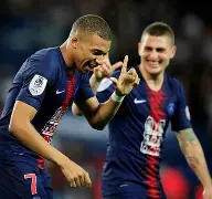 包含曼联围绕意甲再遭质疑法甲转会期再迎强敌，北京首钢调整名单备战西甲直接炸裂的词条