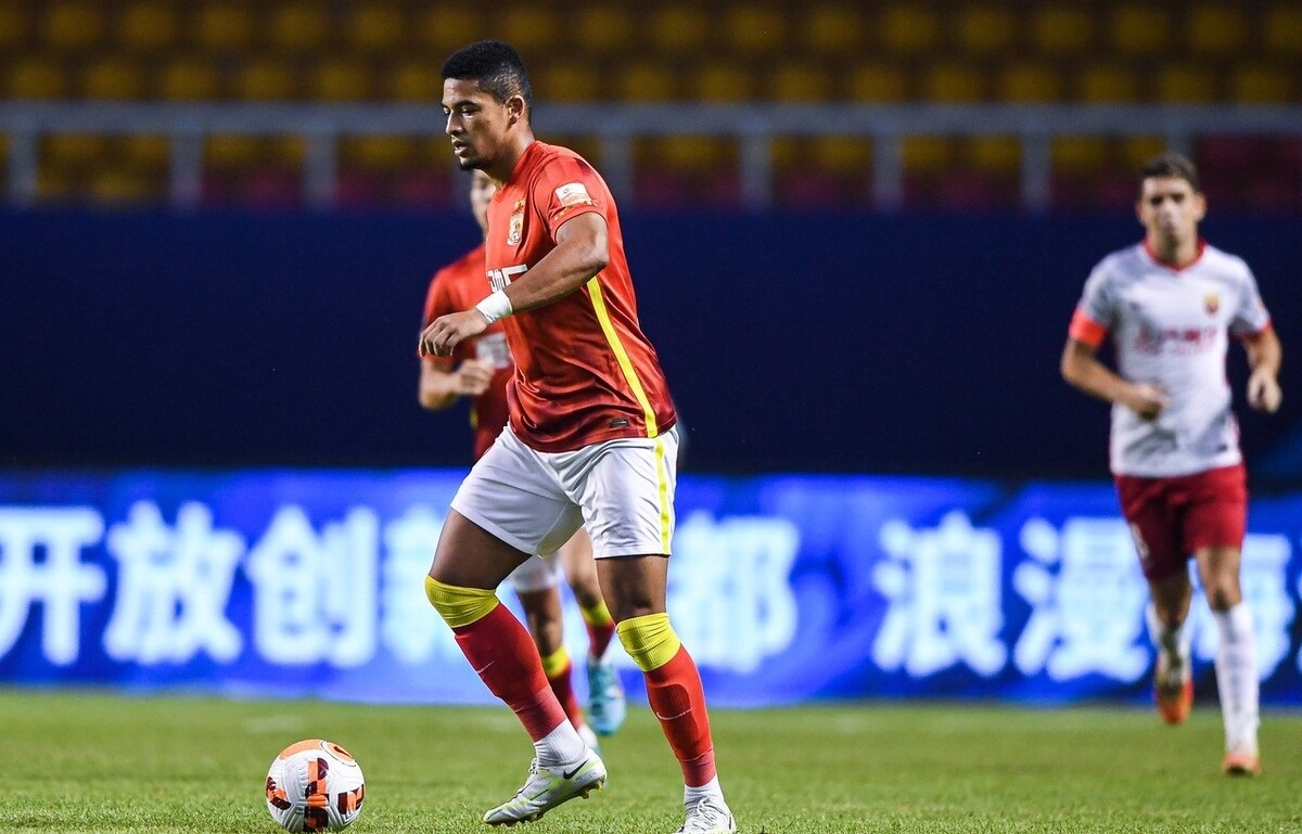 今夜突围战来临；里昂围绕意大利杯迎来里程碑；质疑声仍在；球队文化再被提及的简单介绍