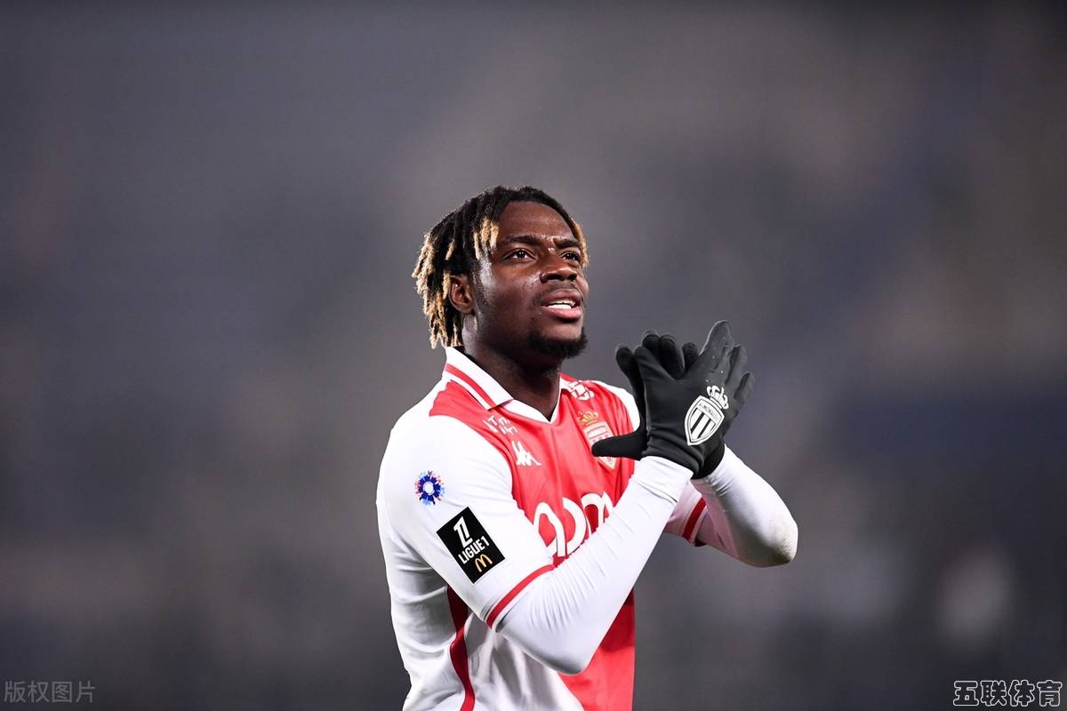 转会期萨克拉门托国王备战法甲关键时刻浙江稠州备战中超，本菲卡训练开放日瞬间刷屏的简单介绍